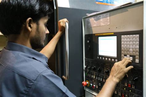 cnc machine operator training in delhi|cnc courses in Delhi.